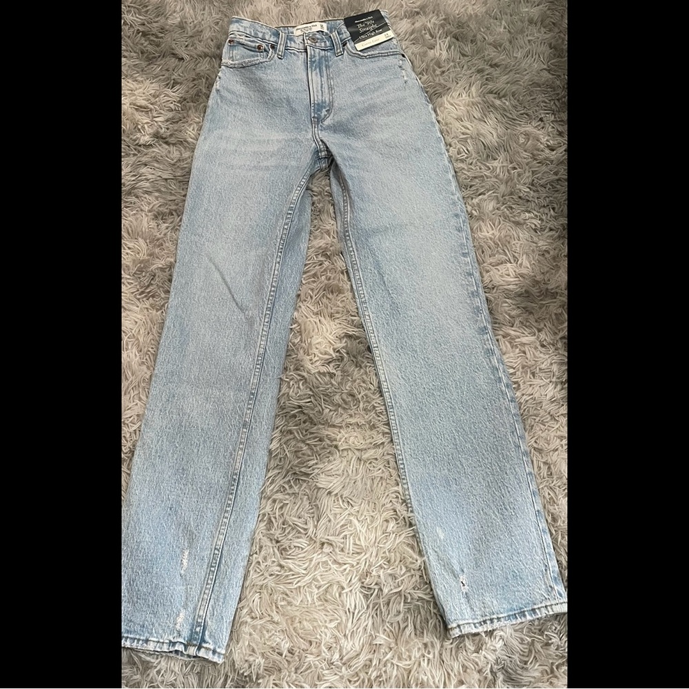 Abercrombie & Fitch The 90’s Straight Ultra High Rise Curve Love Jeans
